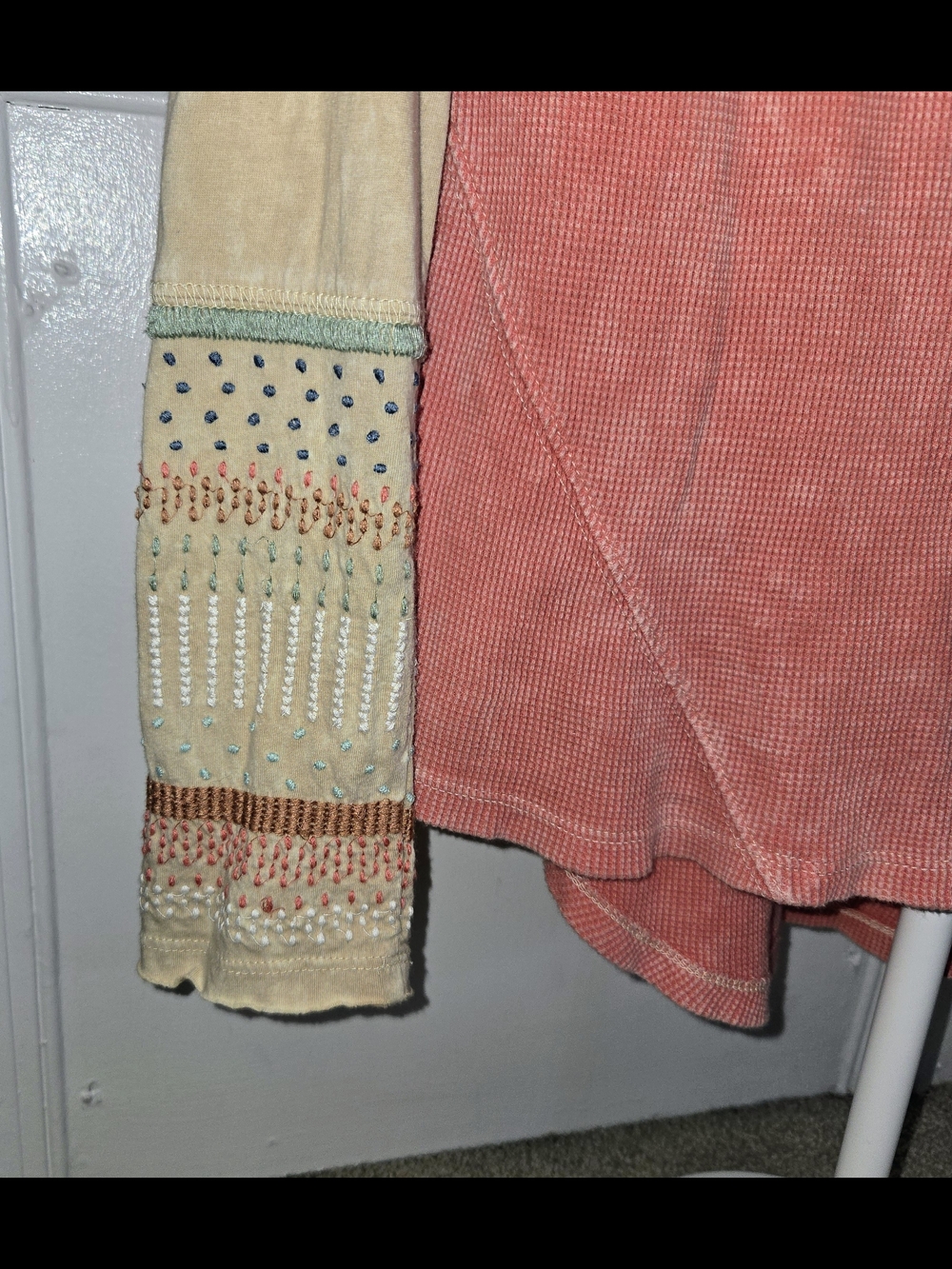 Sundance Coral & Beige Henley Raglan Waffle Embroidered Long Sleeve Top Size S - Picture 5 of 8